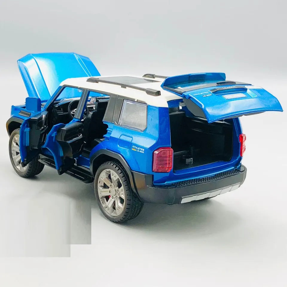 1/24 Scale Die-Cast Remote Control SUV with Dynamic Spray Effect