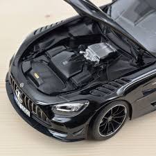 Mercedes-AMG GT Black Series 1:18 Die-Cast Model Car – Red & Black Variants