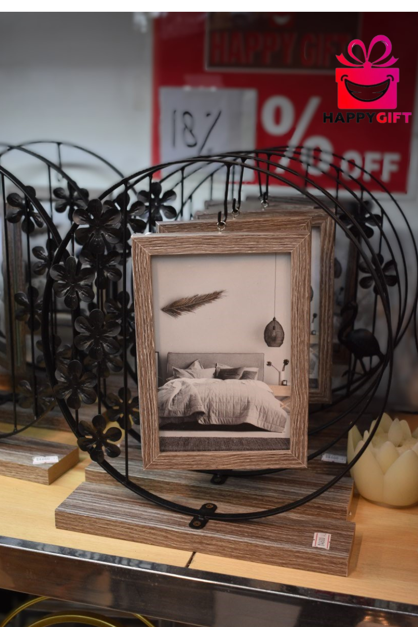 Wrought Iron Floral Ring Tabletop Picture Frame – Rustic Wooden Swing Photo Display
